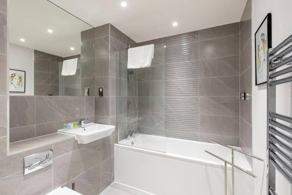 Stylish 2 Bed 2 Bath In Highgate & Free Parking Lejlighed London Eksteriør billede