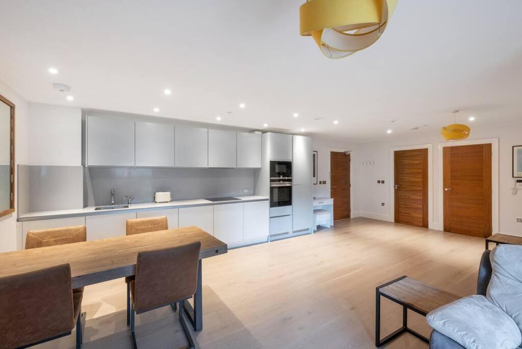 Stylish 2 Bed 2 Bath In Highgate & Free Parking Lejlighed London Eksteriør billede