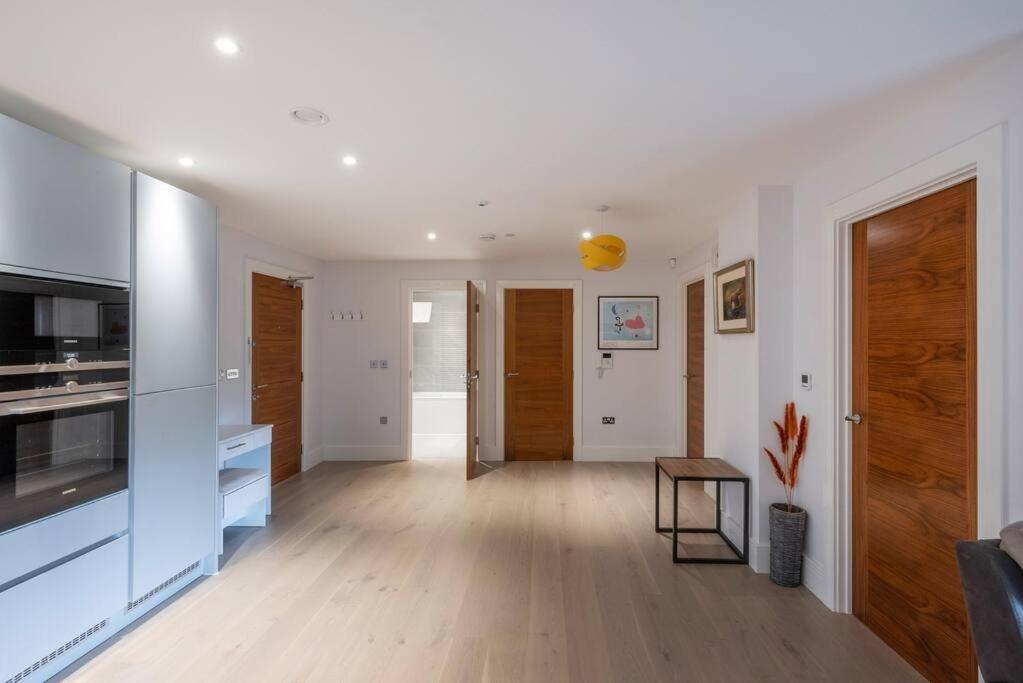 Stylish 2 Bed 2 Bath In Highgate & Free Parking Lejlighed London Eksteriør billede